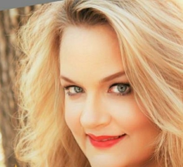 Author Ashley Fontainne