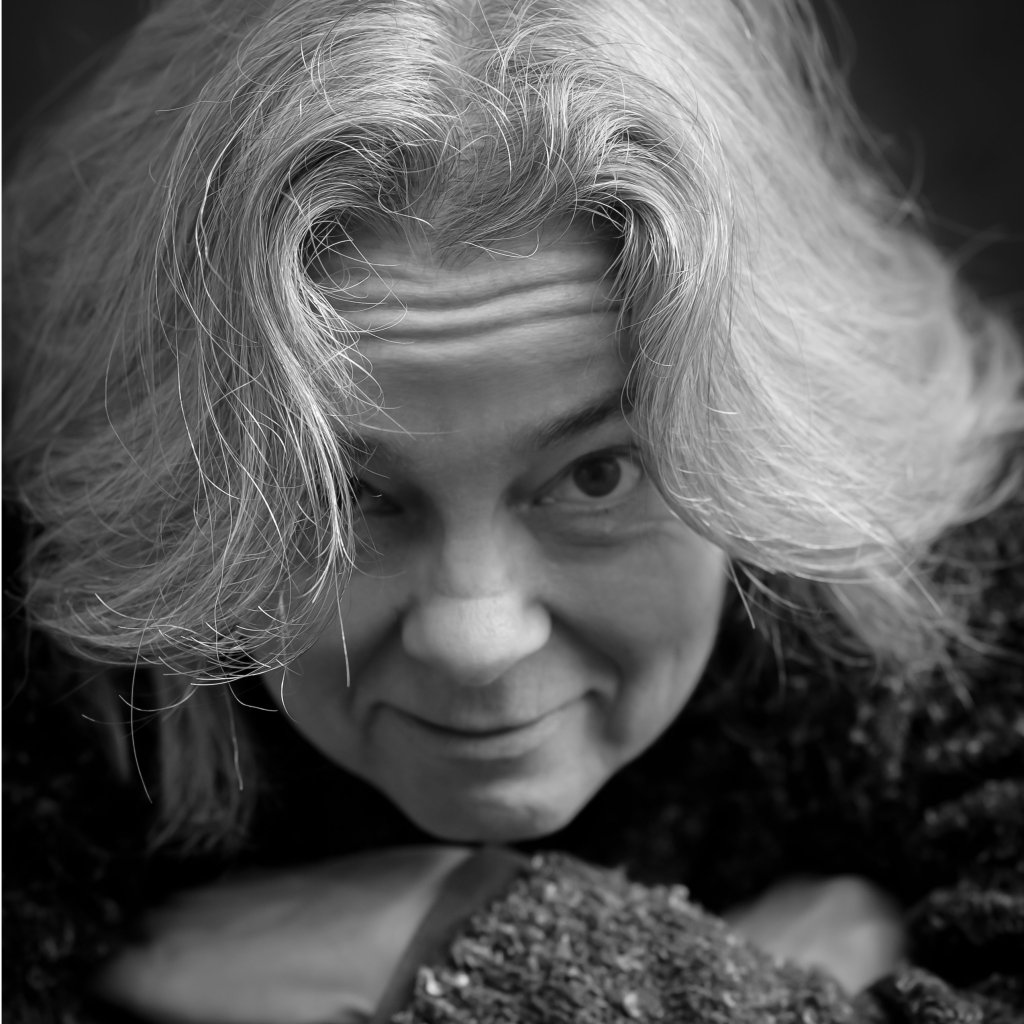 Author Leah R. Cutter